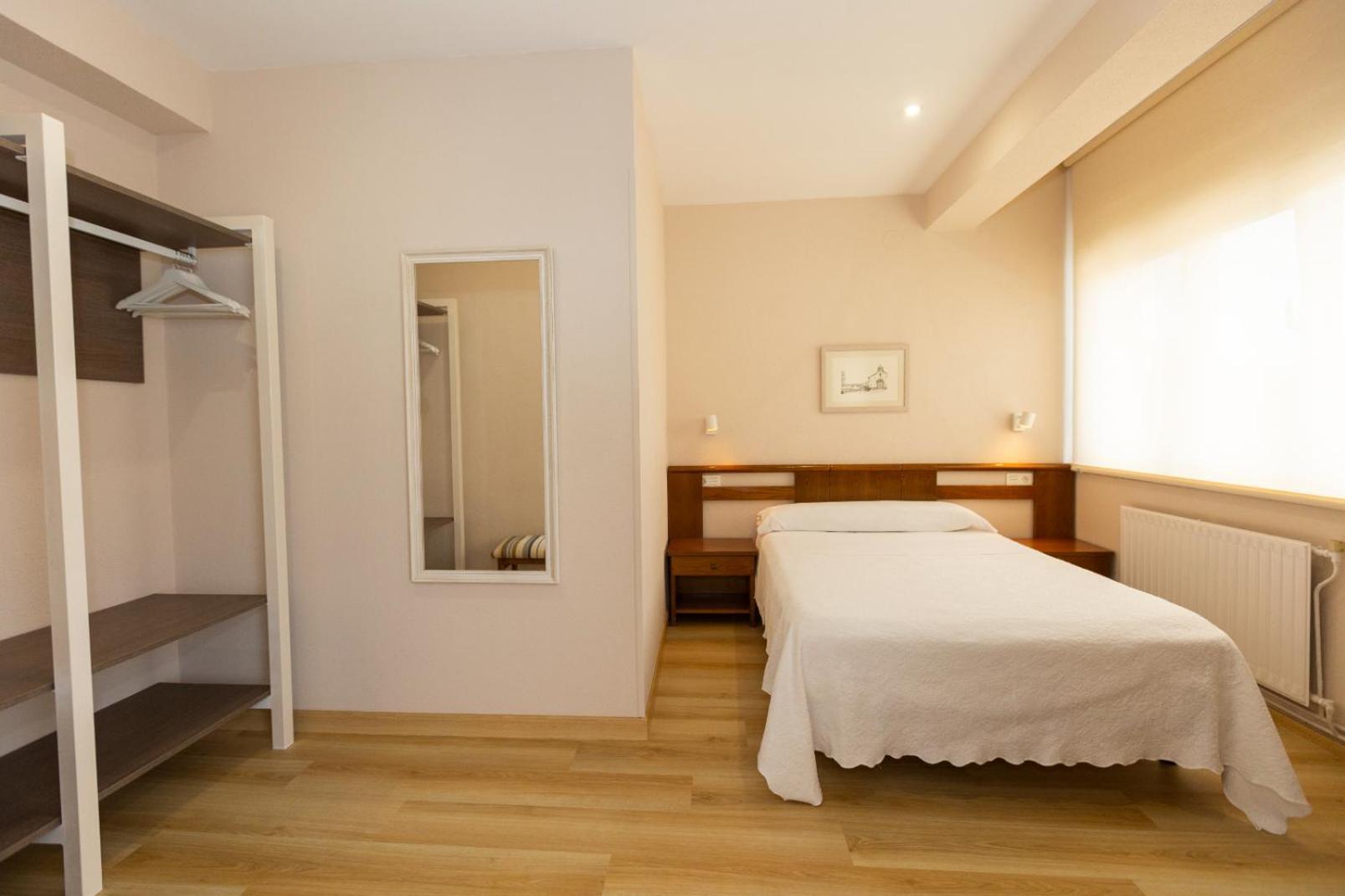 Hotel Ros Mary Ribadeo Exterior photo